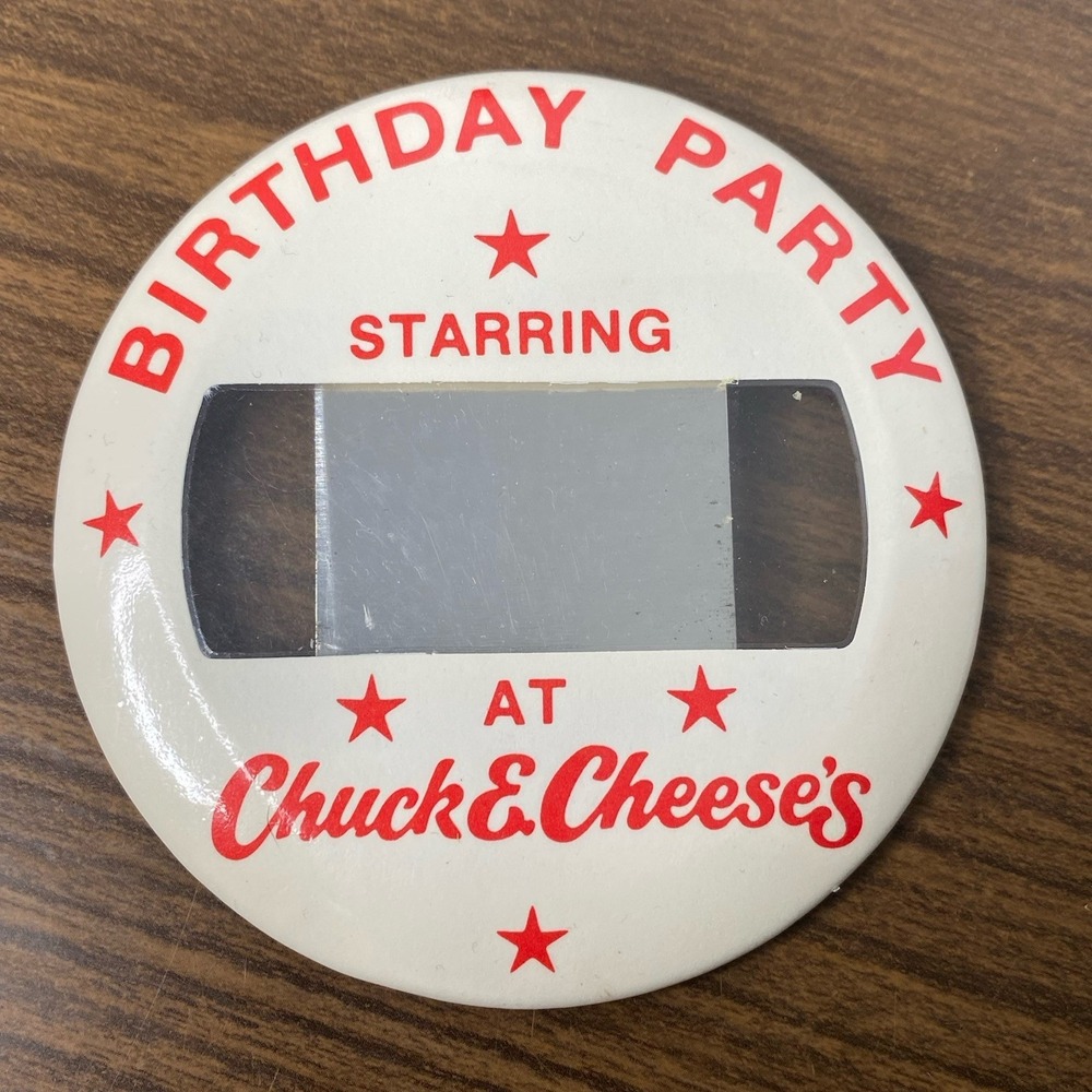 Vintage 3.5" Chuck E Cheese Birthday Party Staring Pinback Button Red & White